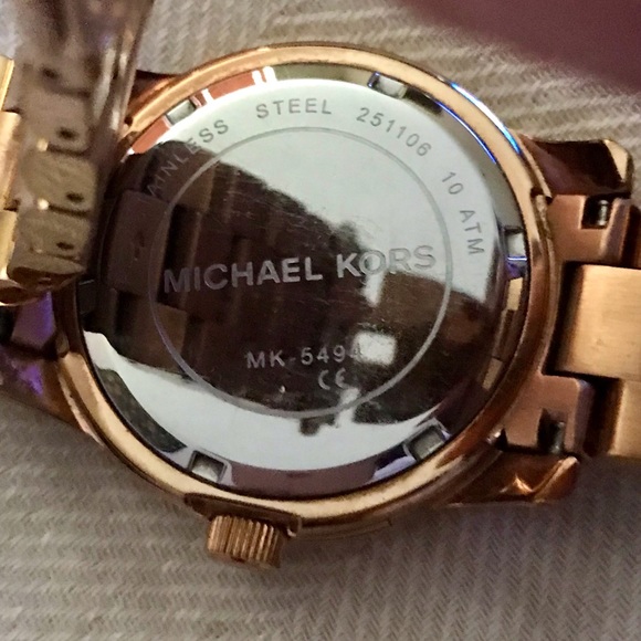Authentic Beautiful 🤩 Michael Kors Rose Gold watch ⌚️ - Picture 3 of 9